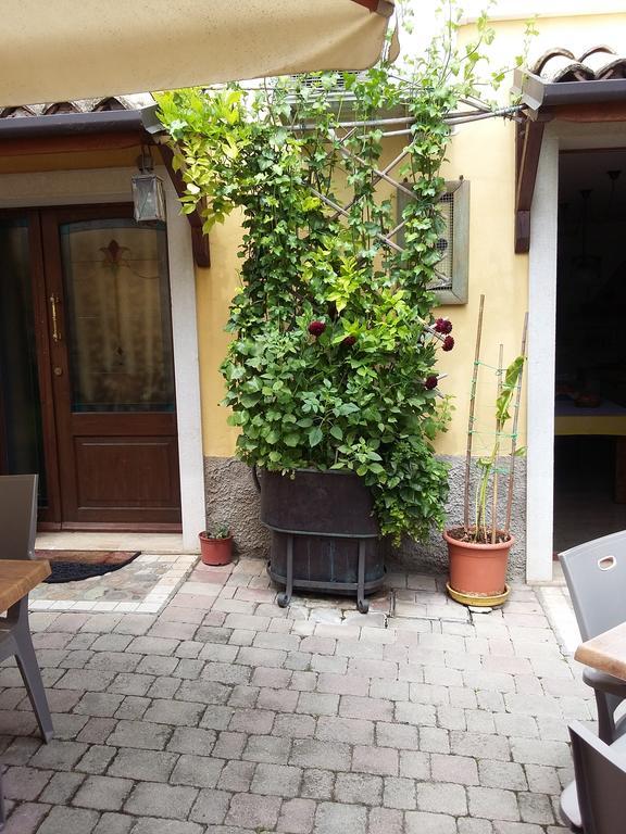 La Carbonara 6 Bed & Breakfast Bardolino Exterior photo